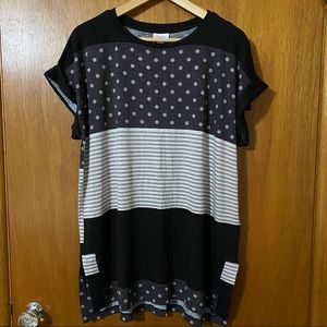 NWT Lularoe Leah Medium
